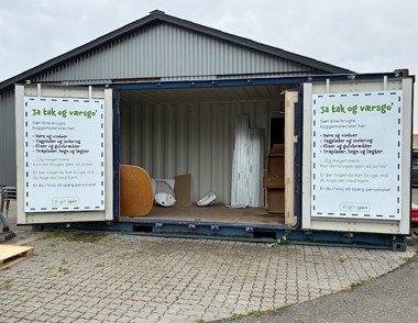 Bygge-bytte-boksen på genbrugsstationen, hvor du kan finde gode brugte ting.