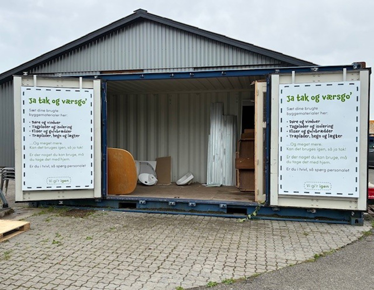 Bygge-bytte-boksen på genbrugsstationen, hvor du kan finde gode brugte ting.